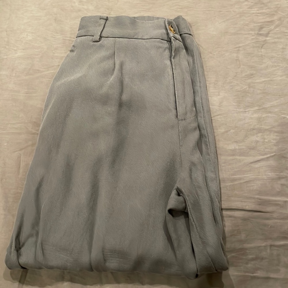 a loves a high waisted cropped pants